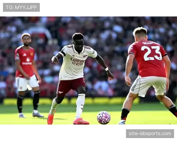 曼联新援库尼亚禁区内倒地未获点球 萨利巴防守动作成赛季首轮争议焦点