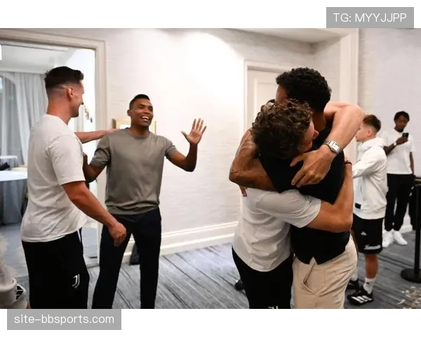 巴西桑德罗达尼洛竞争边路首发 经验老将与年轻新星的战术选择难题